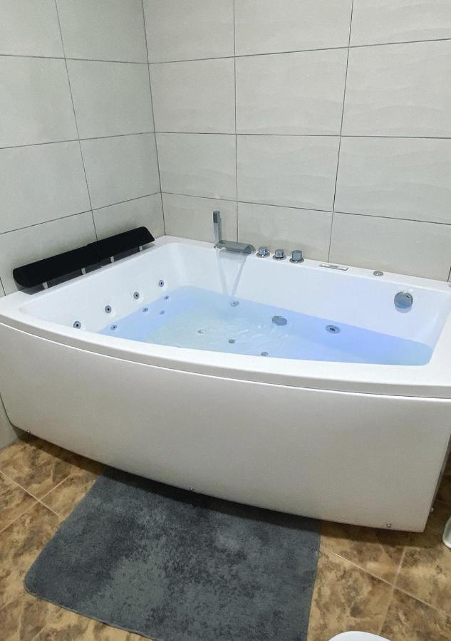 Casa Con Piscina, Villa Alarilla Fuentiduena de Tajo Exteriör bild