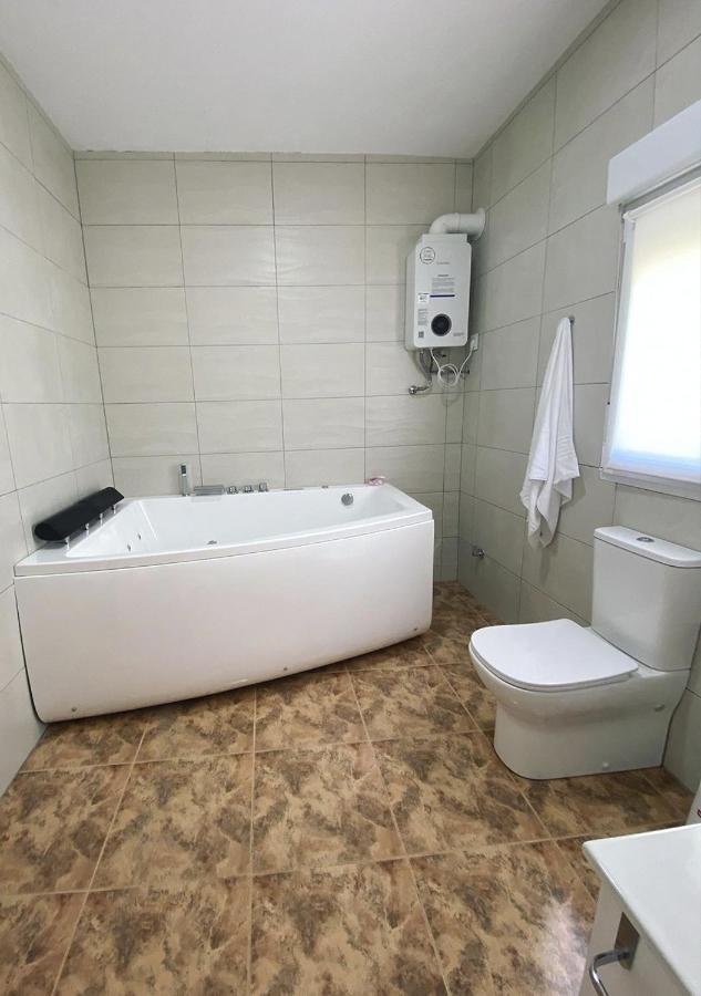 Casa Con Piscina, Villa Alarilla Fuentiduena de Tajo Exteriör bild